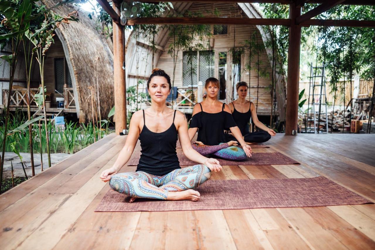 Flowers & Fire Yoga Garden Gili Air Esterno foto