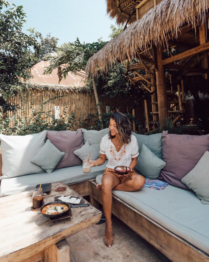 Flowers & Fire Yoga Garden Gili Air Esterno foto