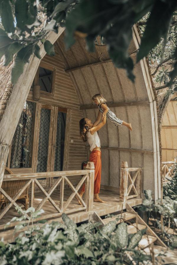 Flowers & Fire Yoga Garden Gili Air Esterno foto